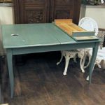 157 1187 DINING TABLE